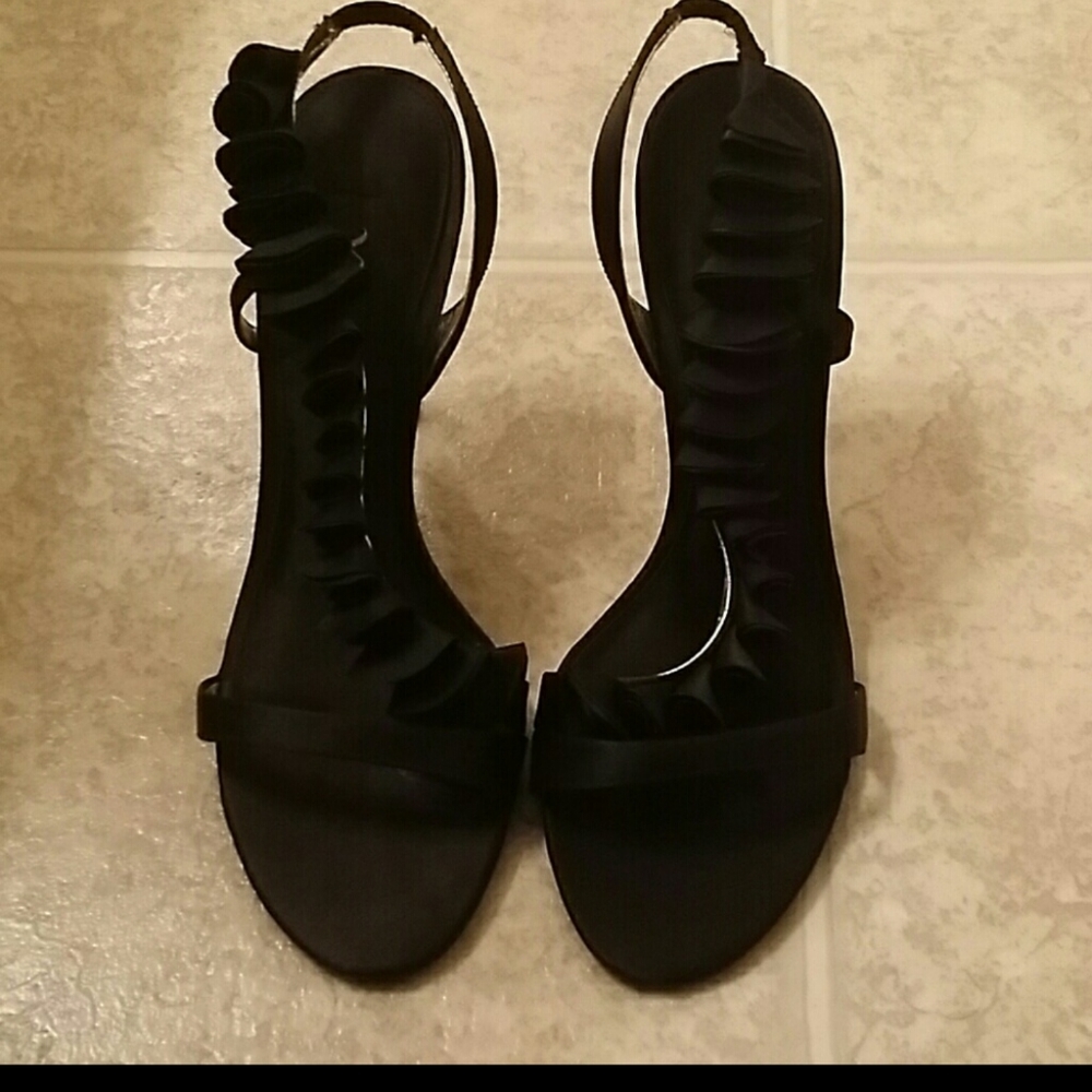 Nina Heels - image 3